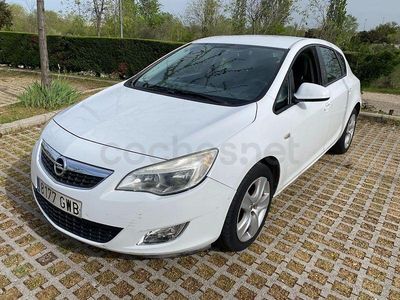 Usado Opel Astra Enjoy 100 CV (73 kW) 2010 Blanco Berlina