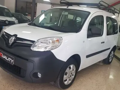 Usado Renault Kangoo 75 CV (55 kW) 2020 Blanco Monovolumen