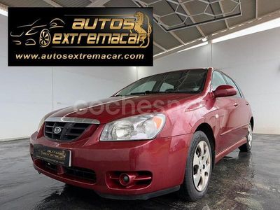 Granate Usado 2005 Kia Cerato LX Berlina | 2399 €