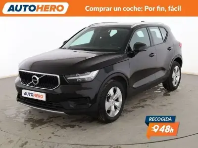 Käytetty Volvo XC40 Momentum 129 HP (94 kW) 2022 Musta Katumaasturi