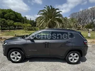Usado Jeep Compass Longitude 140 CV (102 kW) 2020 Gris / plata SUV