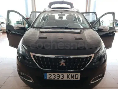 Usado Peugeot 2008 Signature Sky 82 CV (60 kW) 2019 Negro SUV