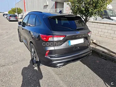 Usado Ford Kuga ST-Line X 150 CV (110 kW) 2020 Gris / plata SUV