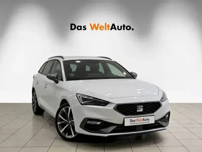 Usado Seat Leon FR 150 CV (110 kW) 2025 Blanco Familiar