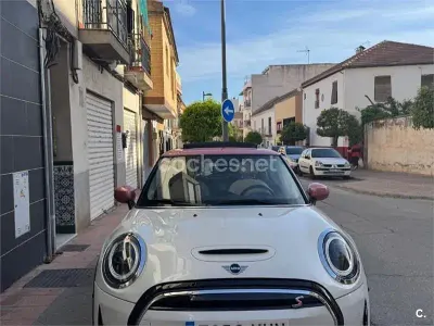 Begagnad Mini Cooper SE 135 kW (184 HK) 2023 Eléctrico Halvkombi