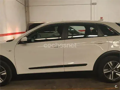 Usado Kia Niro 141 CV (103 kW) 2022 Blanco SUV