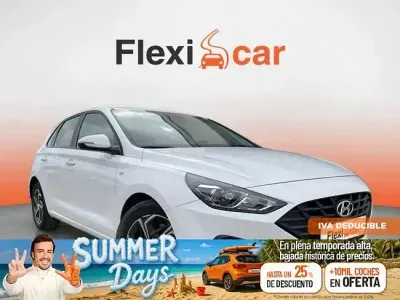 Usado Hyundai i30 136 CV (100 kW) 2022 Blanco Berlina