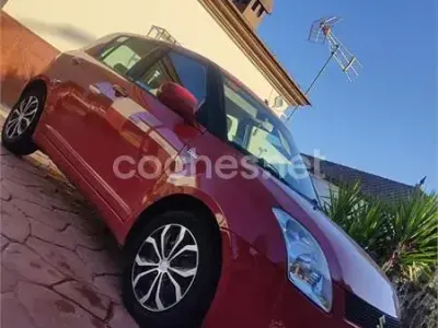 Usado Suzuki Swift GL 75 CV (55 kW) 2010 Rojo Utilitario