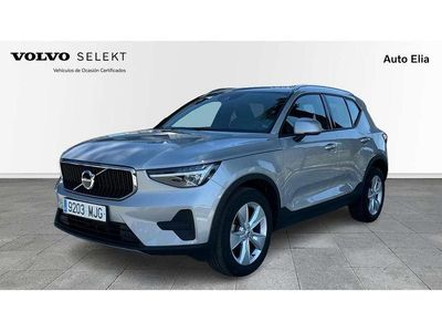 Plateado Usado 2023 Volvo XC40 Core SUV | 31.900 € (Un poco caro)