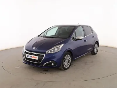 Usado Peugeot 208 Allure 110 CV (80 kW) 2016 Azul Utilitario