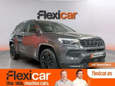 Usado Jeep Compass Night Eagle 131 CV (96 kW) 2022 Gris SUV