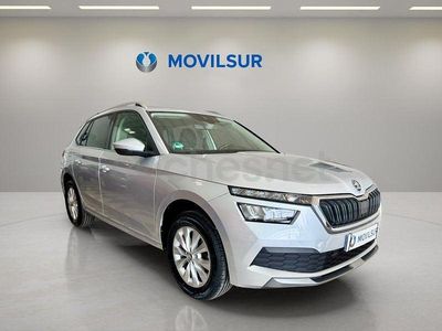 Usado Skoda Kamiq Ambition 110 CV (80 kW) 2022 Gris / plata SUV