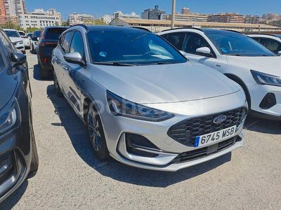 Gris / plata Usado 2024 Ford Focus ST-Line Berlina | 21.500 € (Precio justo)