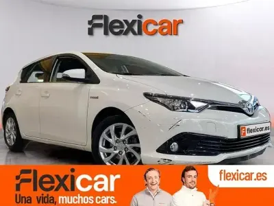 Käytetty Toyota Auris Hybrid Active 136 HP (100 kW) 2016 Valkoinen