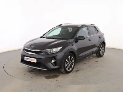 Usado Kia Stonic 120 CV (88 kW) 2018 Gris SUV