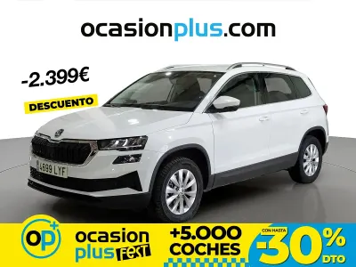 Usado Skoda Karoq Ambition 150 CV (110 kW) 2022 Blanco SUV