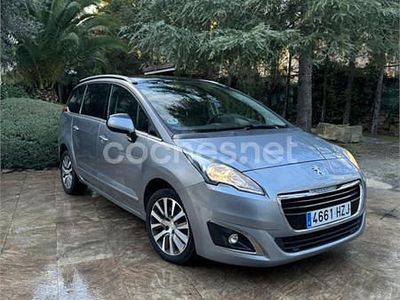 Usado Peugeot 5008 Allure 163 CV (119 kW) 2014 Gris / plata Monovolumen