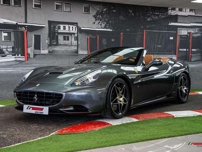 Usado Ferrari California 489 CV (359 kW) 2012 Gris Descapotable