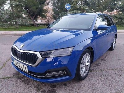 Usado Skoda Octavia Style 150 CV (110 kW) 2021 Azul Familiar