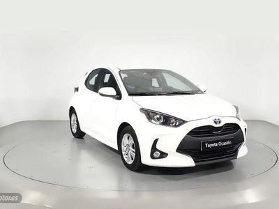 Usado Toyota Yaris Hybrid Business Edition 116 CV (85 kW) 2022 Blanco Berlina