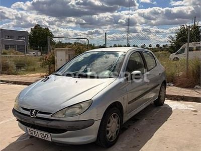 Usado Peugeot 206 70 CV (51 kW) 2003 Azul Berlina