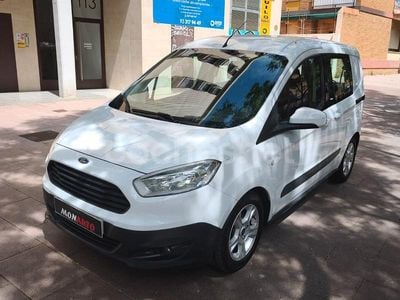 Blanco Usado 2017 Ford Tourneo Courier Ambiente Monovolumen | 9990 € (Precio justo)