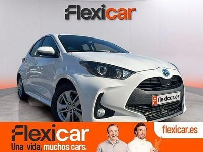 Usado Toyota Yaris Hybrid Business Edition 116 CV (85 kW) 2022 Blanco
