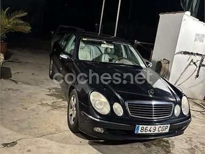 Usado Mercedes E320 Avantgarde 224 CV (164 kW) 2003 Azul Berlina