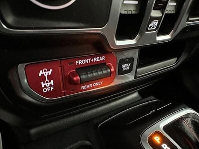 Usado Jeep Wrangler Unlimited Rubicon 270 CV (198 kW) 2021 Gris SUV