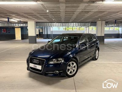 Azul Usado 2011 Audi A3 Attraction Berlina | 9990 € (Precio justo)