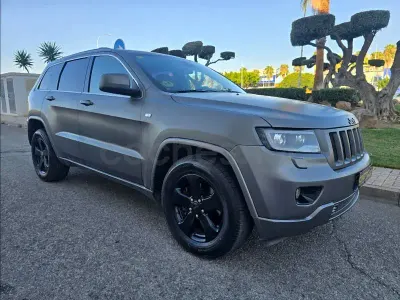 Usado Jeep Grand Cherokee Limited 190 CV (139 kW) 2013 Gris / plata SUV