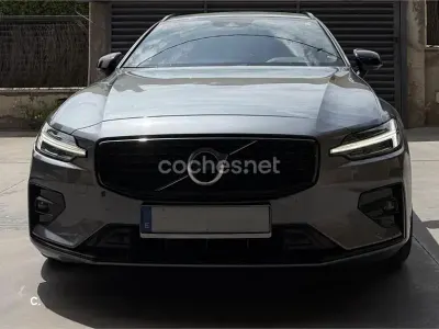 Usado Volvo V60 R-Design 190 CV (139 kW) 2020 Gris / plata Familiar