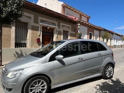 Mercedes B200