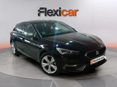 Usado Seat Leon FR 150 CV (110 kW) 2025 Negro Familiar