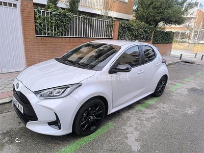 Blanco Usado 2023 Toyota Yaris Hybrid Style Berlina | 21.200 € (Precio justo)