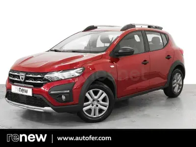 Usado Dacia Sandero Essentiel 101 CV (74 kW) 2023 Rojo Berlina