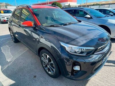 Usado Kia Stonic 100 CV (73 kW) 2019 Gris SUV