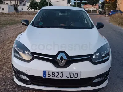 Usado Renault Mégane III LIMITED 115 CV (84 kW) 2015 Blanco Berlina