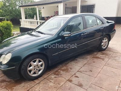 Usado Mercedes C220 Elegance 143 CV (105 kW) 2002 Verde Berlina