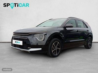 Usado Kia Niro 141 CV (103 kW) 2023 Gris SUV