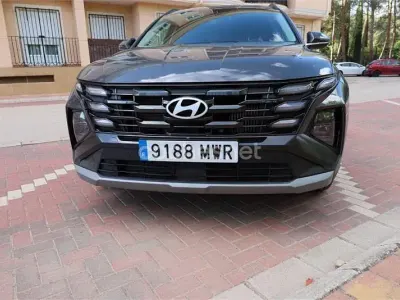 Käytetty Hyundai Tucson 160 HP (117 kW) 2024 Harmaa Katumaasturi