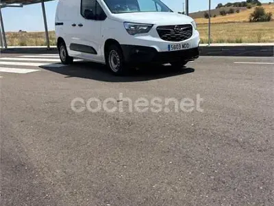 Usado Opel Combo 100 CV (73 kW) 2024 Blanco Monovolumen