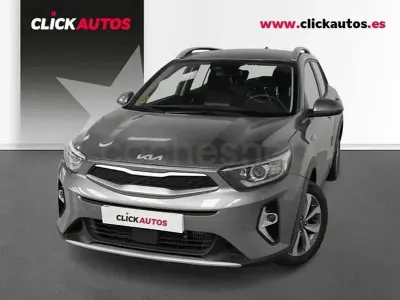 Usado Kia Stonic 100 HP (73 kW) 2025 Cinzento SUV
