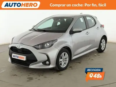 Usado Toyota Yaris Edition 125 CV (91 kW) 2022 Gris / plata Utilitario