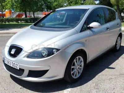 Usado Seat Altea Reference 102 CV (75 kW) 2005 Gris / plata Monovolumen