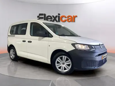 Usado VW Caddy California 102 CV (75 kW) 2023 Rosa Monovolumen