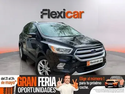 Usado Ford Kuga Titanium 150 CV (110 kW) 2017 Negro SUV