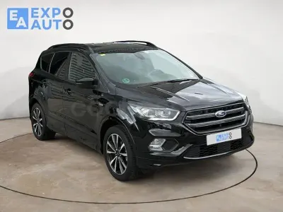 Usado Ford Kuga ST-Line 150 CV (110 kW) 2017 Negro SUV