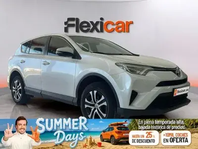 Usado Toyota RAV4 Advance 143 CV (105 kW) 2017 Blanco SUV