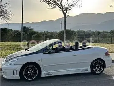 Usado Peugeot 307 CC 138 CV (101 kW) 2005 Blanco Descapotable